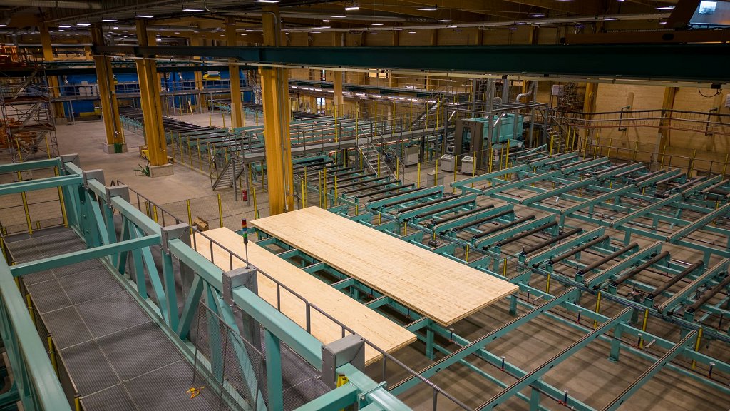 Švedska je njihov drugi največji projekt na področju izdelave opreme križno lepljenega lesa