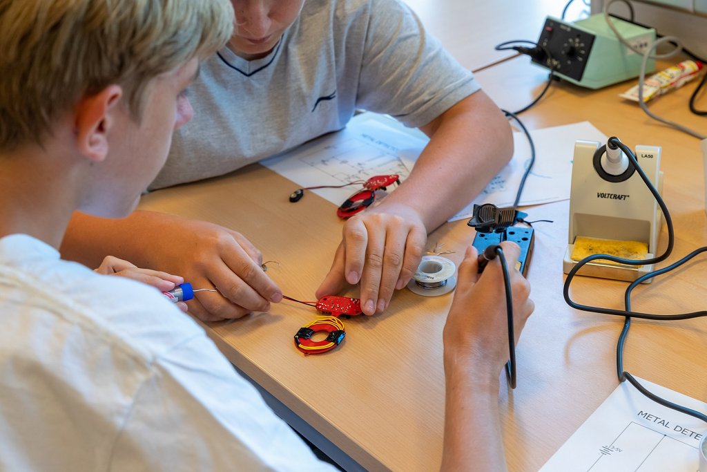Poletni tabor inovativnih tehnologij na Fakulteti za elektrotehniko (foto arhiv UL FE)