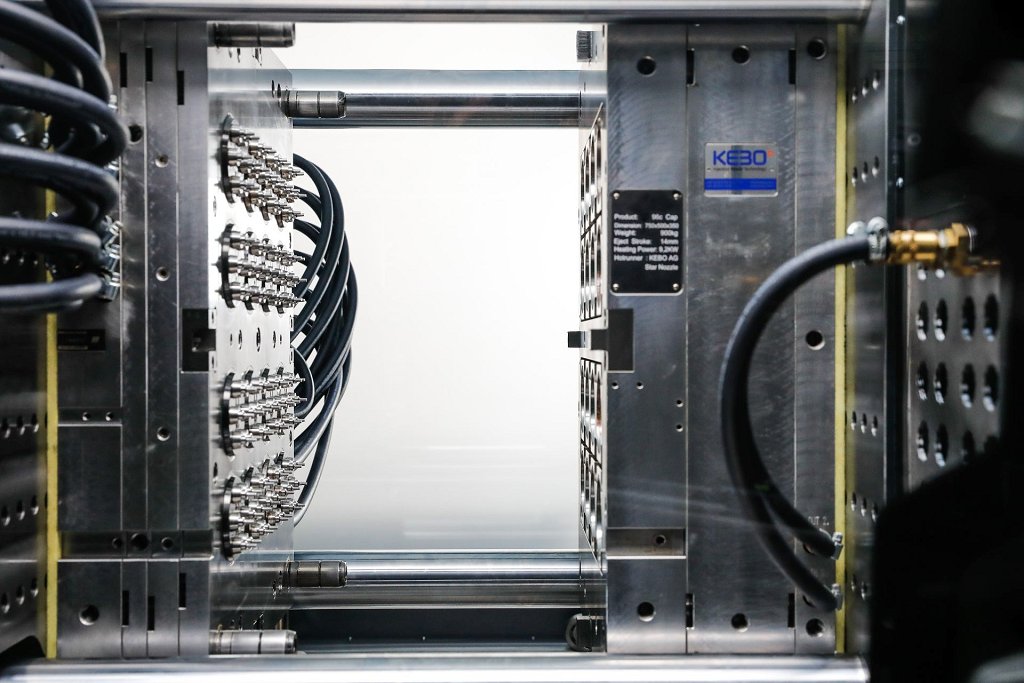 Image_02_e-mac_130_pen_needle_shield_mould_small