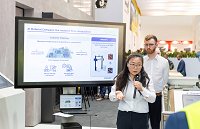 Dr. Xiaozheng Chen presenting at the STADLER press event